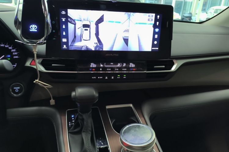 Used Toyota Granvia 2024 2.5L Hybrid Comfort Edition Audio And AC Panel