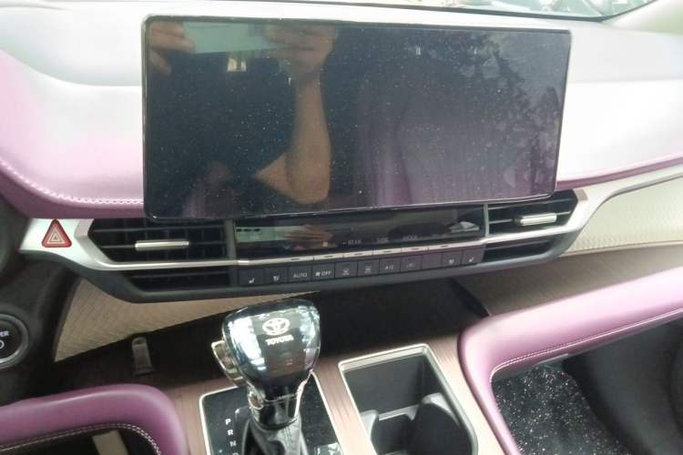 Used Toyota Granvia 2024 2.5L Hybrid Comfort Edition Audio And AC Panel