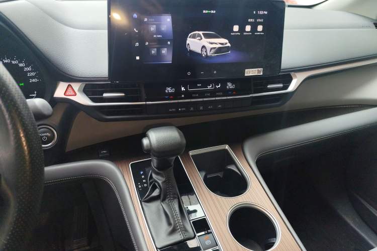 Used Toyota Granvia 2024 2.5L Hybrid Comfort Edition Audio And AC Panel