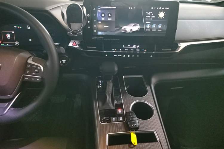 Used Toyota Granvia 2024 2.5L Hybrid Prestige PLUS Four-Wheel Drive Version Audio And AC Panel