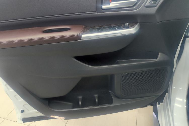 Used Toyota Granvia 2024 2.5L Hybrid Prestige PLUS Four-Wheel Drive Version Audio And AC Panel