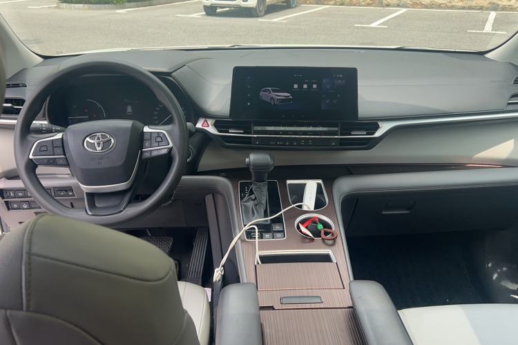 Used Toyota Granvia 2024 2.5L Hybrid Comfort Edition Center Console