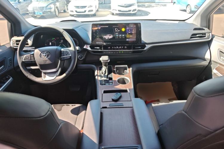 Used Toyota Granvia 2024 2.5L Hybrid Prestige PLUS Edition Center Console