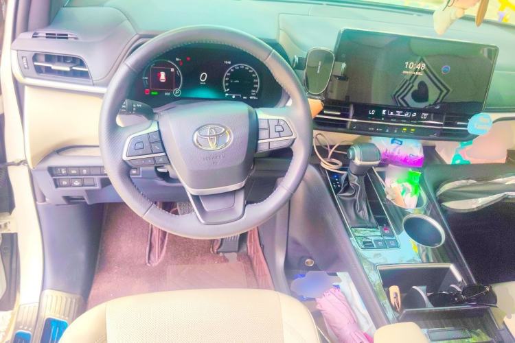 Used Toyota Granvia 2024 2.5L Hybrid Prestige ULTRA Edition Center Console