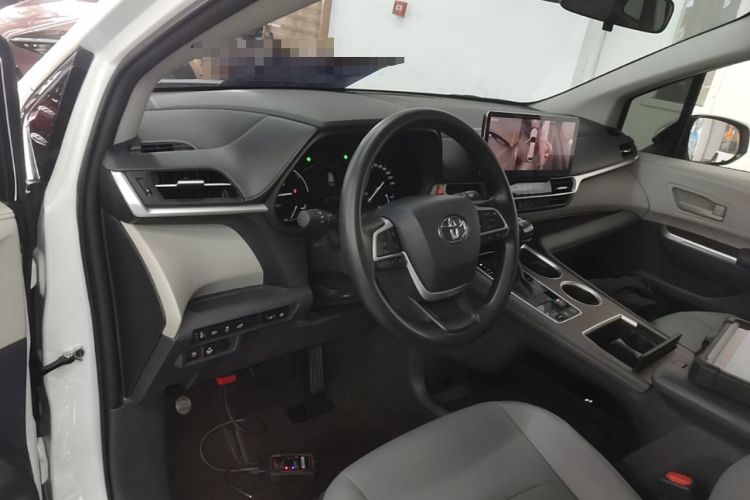 Used Toyota Granvia 2024 2.5L Hybrid Comfort Edition Center Console