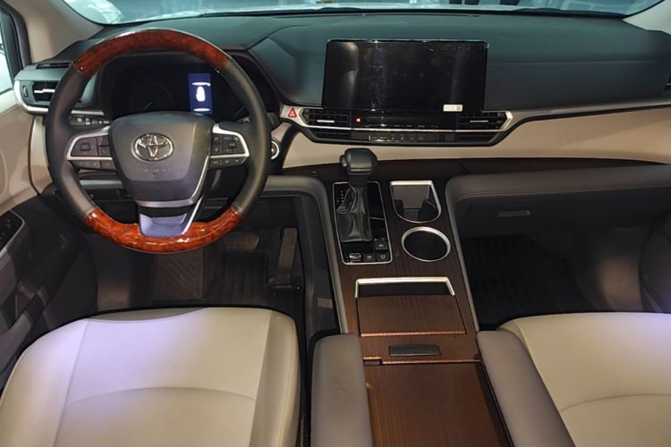 Used Toyota Granvia 2024 2.5L Hybrid Comfort Edition Center Console