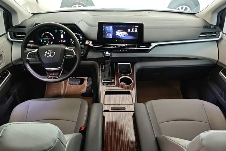 Used Toyota Granvia 2024 2.5L Hybrid Comfort Edition Center Console