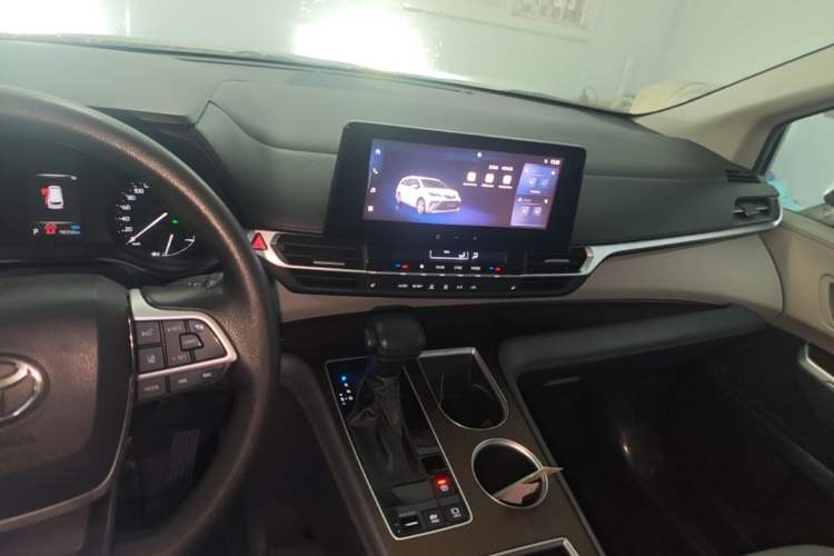 Used Toyota Granvia 2024 2.5L Hybrid Comfort Edition Center Console