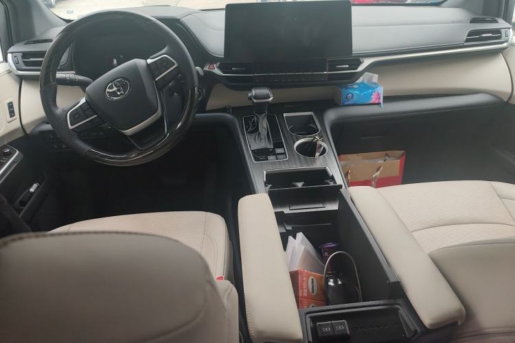 Used Toyota Granvia 2024 2.5L Hybrid Prestige ULTRA Edition Center Console