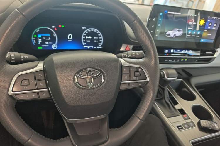 Used Toyota Granvia 2024 2.5L Hybrid Prestige ULTRA Edition Center Console