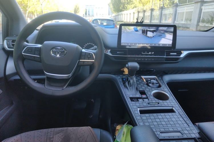 Used Toyota Granvia 2024 2.5L Hybrid Comfort Edition Center Console