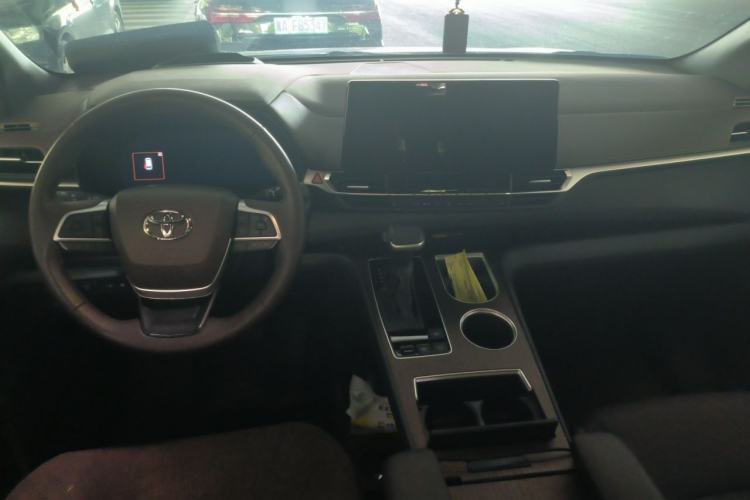 Used Toyota Granvia 2024 2.5L Hybrid Prestige PLUS Four-Wheel Drive Version Center Console