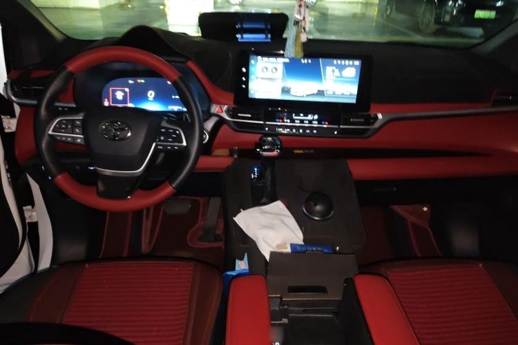 Used Toyota Granvia 2024 2.5L Hybrid Luxury Edition Center Console