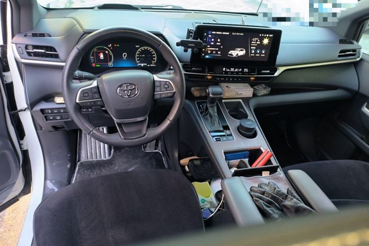Used Toyota Granvia 2024 2.5L Hybrid Prestige PLUS Four-Wheel Drive Version Center Console