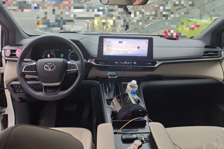 Used Toyota Granvia 2024 2.5L Hybrid Prestige ULTRA Edition Center Console