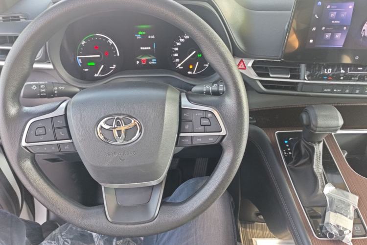 Used Toyota Granvia 2024 2.5L Hybrid Luxury Edition Center Console