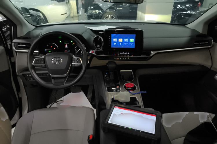 Used Toyota Granvia 2024 2.5L Hybrid Comfort Edition Center Console