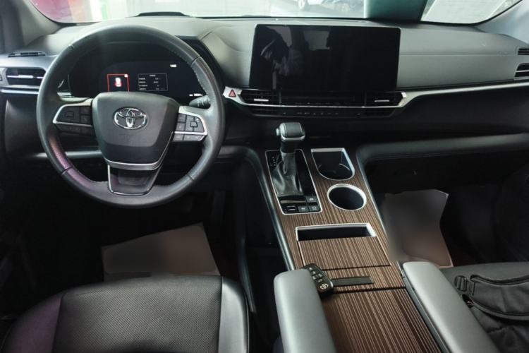 Used Toyota Granvia 2024 2.5L Hybrid Prestige PLUS Edition Center Console