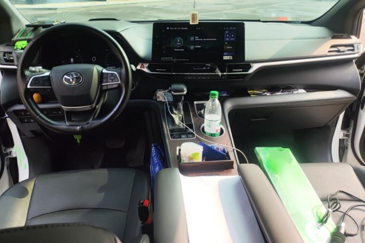 Used Toyota Granvia 2024 2.5L Hybrid Prestige PLUS Edition Center Console