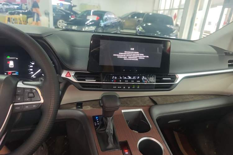 Used Toyota Granvia 2024 2.5L Hybrid Comfort Edition Center Console