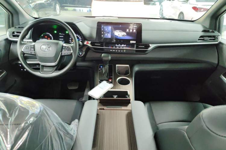 Used Toyota Granvia 2024 2.5L Hybrid Comfort Edition Center Console