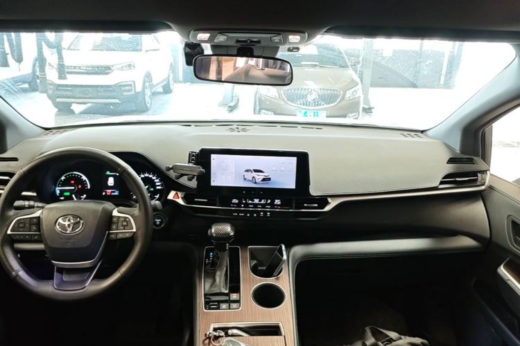 Used Toyota Granvia 2024 2.5L Hybrid Luxury Edition Center Console