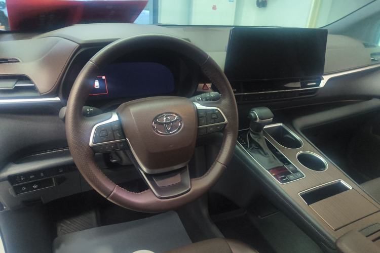 Used Toyota Granvia 2024 2.5L Hybrid Prestige PLUS Four-Wheel Drive Version Center Console