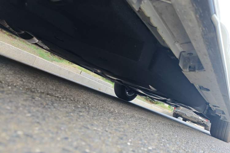 Used Toyota Granvia 2024 2.5L Hybrid Comfort Edition Chassis Front Left