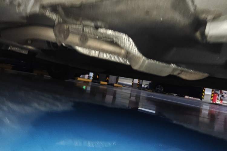Used Toyota Granvia 2024 2.5L Hybrid Comfort Edition Chassis Front Right