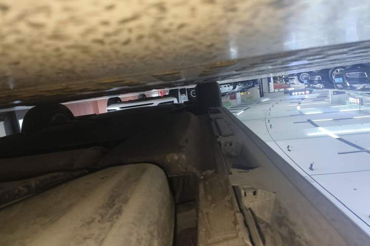 Used Toyota Granvia 2024 2.5L Hybrid Comfort Edition Chassis Rear Left