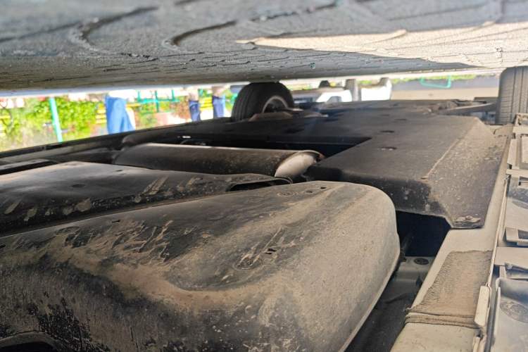 Used Toyota Granvia 2024 2.5L Hybrid Comfort Edition Chassis Rear Left