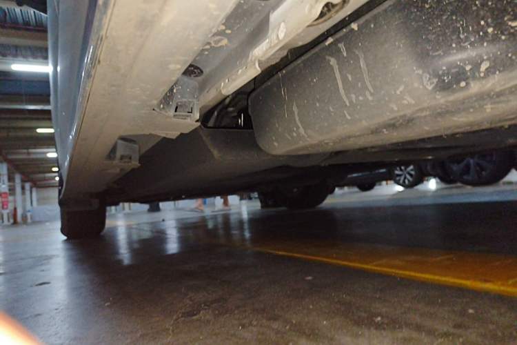 Used Toyota Granvia 2024 2.5L Hybrid Comfort Edition Chassis Rear Left