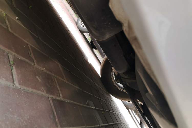 Used Toyota Granvia 2024 2.5L Hybrid Comfort Edition Chassis Rear Left