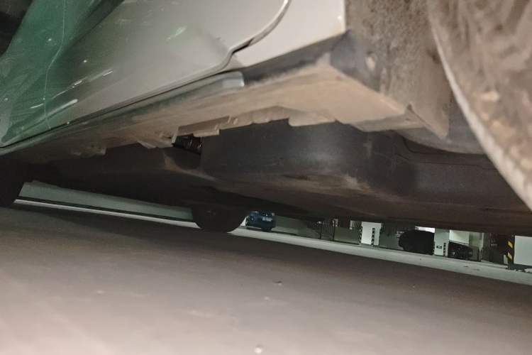 Used Toyota Granvia 2024 2.5L Hybrid Comfort Edition Chassis Rear Left