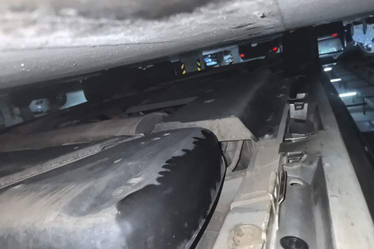 Used Toyota Granvia 2024 2.5L Hybrid Prestige PLUS Four-Wheel Drive Version Chassis Rear Left