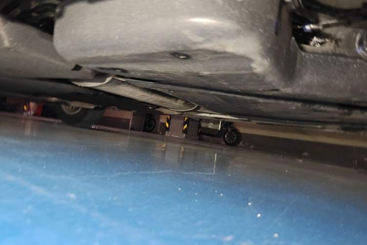 Used Toyota Granvia 2024 2.5L Hybrid Comfort Edition Chassis Rear Left