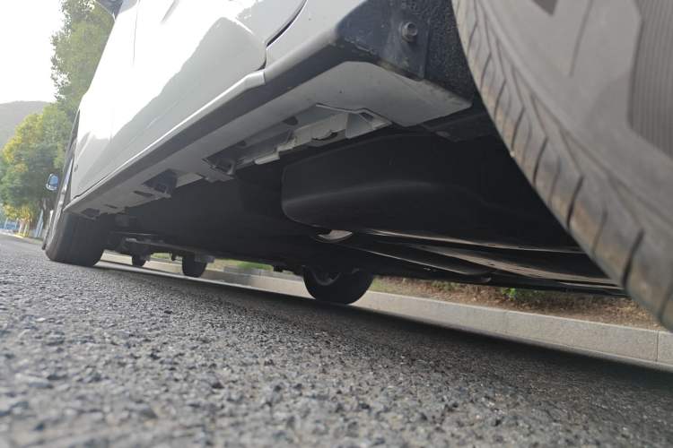 Used Toyota Granvia 2024 2.5L Hybrid Comfort Edition Chassis Rear Left