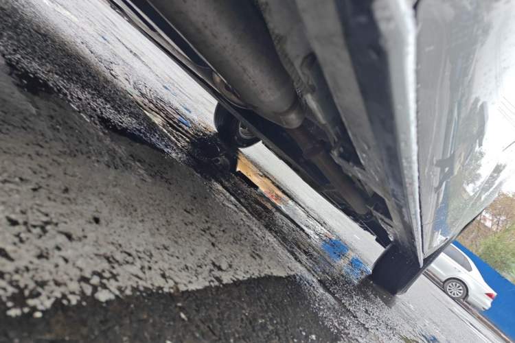 Used Toyota Granvia 2024 2.5L Hybrid Comfort Edition Chassis Rear Right