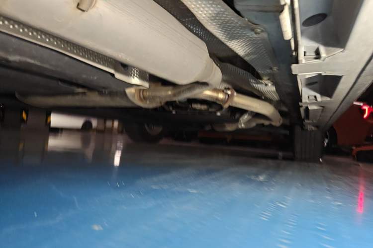 Used Toyota Granvia 2024 2.5L Hybrid Comfort Edition Chassis Rear Right