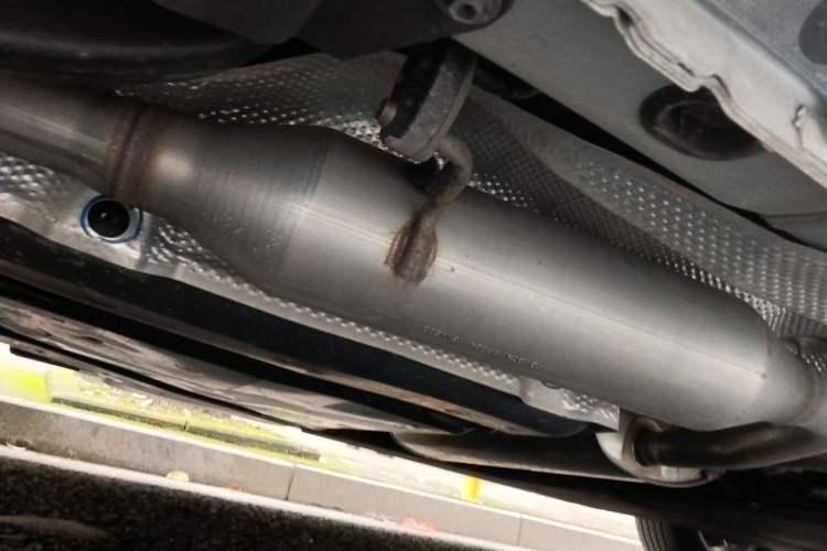 Used Toyota Granvia 2024 2.5L Hybrid Comfort Edition Chassis Rear Right