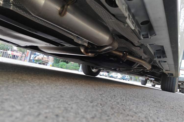 Used Toyota Granvia 2024 2.5L Hybrid Comfort Edition Chassis Rear Right