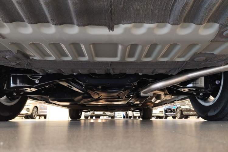 Used Toyota Granvia 2024 2.5L Hybrid Comfort Edition Chassis Rear