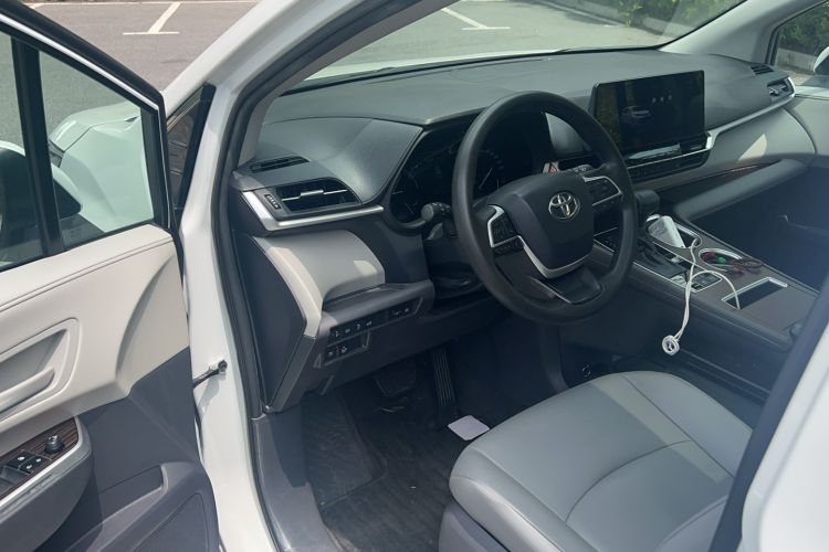 Used Toyota Granvia 2024 2.5L Hybrid Comfort Edition Driver Seat