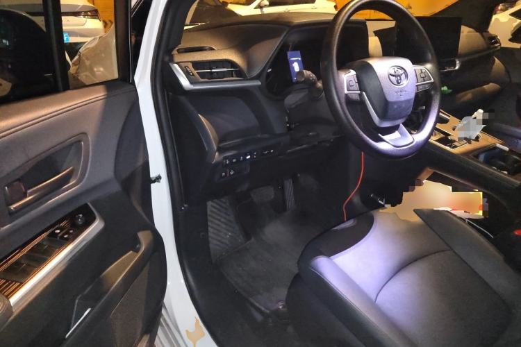 Used Toyota Granvia 2024 2.5L Hybrid Luxury Edition Driver Seat