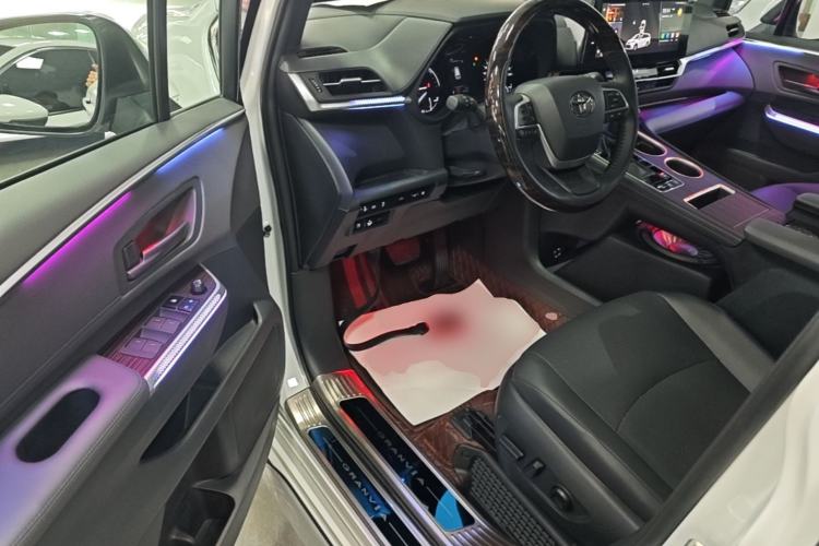 Used Toyota Granvia 2024 2.5L Hybrid Luxury Edition Driver Seat