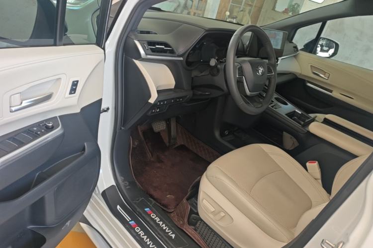 Used Toyota Granvia 2024 2.5L Hybrid Prestige ULTRA Edition Driver Seat