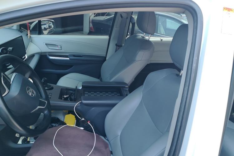 Used Toyota Granvia 2024 2.5L Hybrid Comfort Edition Driver Seat