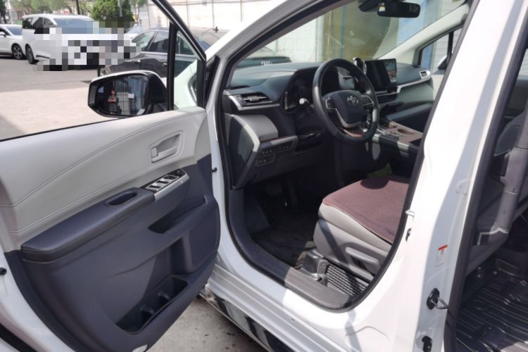 Used Toyota Granvia 2024 2.5L Hybrid Comfort Edition Driver Seat