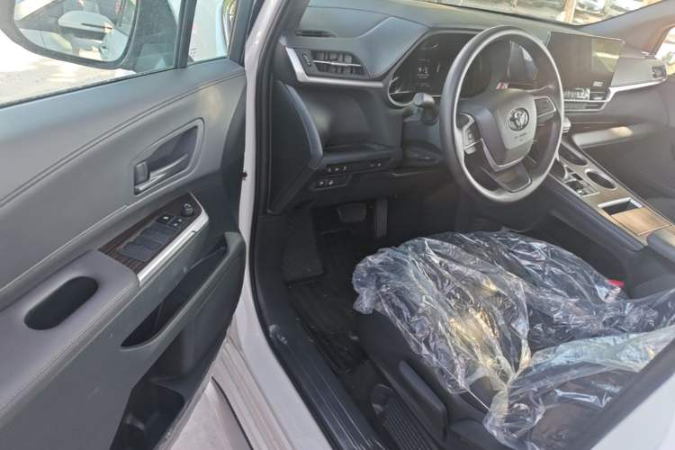 Used Toyota Granvia 2024 2.5L Hybrid Luxury Edition Driver Seat
