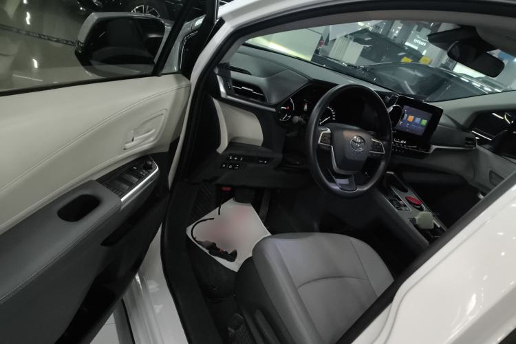 Used Toyota Granvia 2024 2.5L Hybrid Comfort Edition Driver Seat
